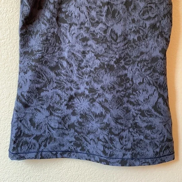 Athleta Tank Top Floral Navy and Black size small - Picture 9 of 9